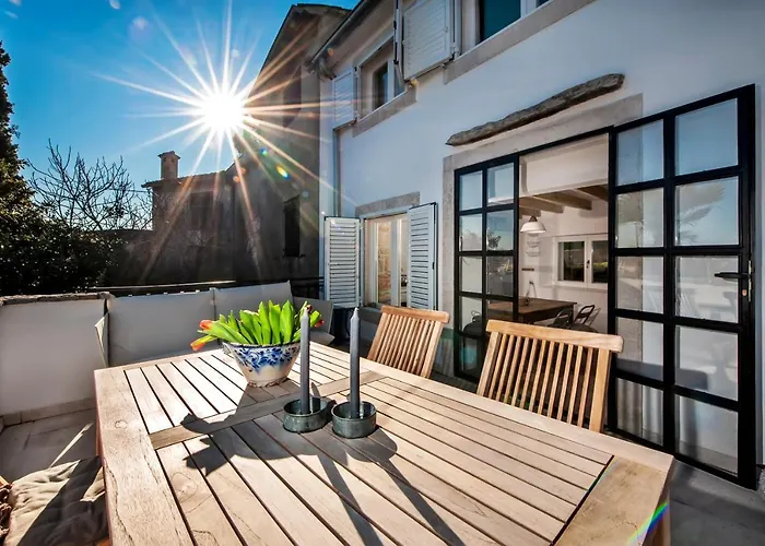 Monte Sea View Residence With Terrace